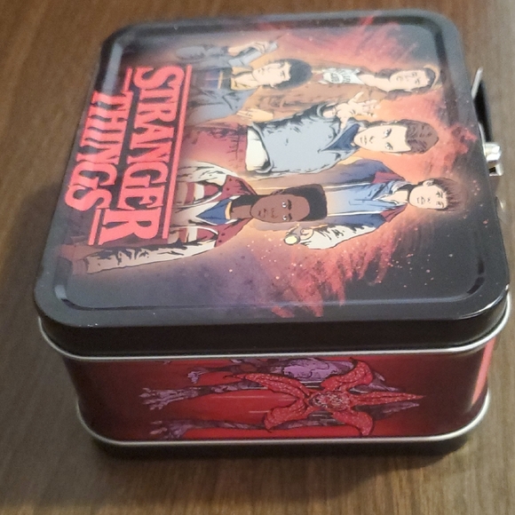 Stranger Things mini Lunch Box - Picture 6 of 7